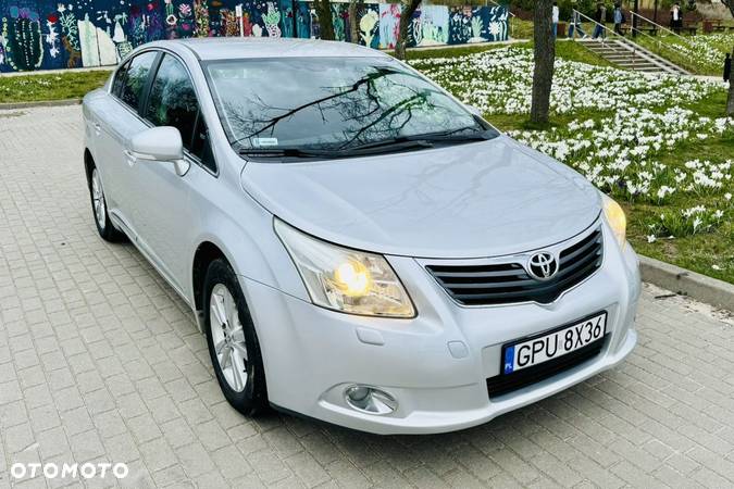 Toyota Avensis 1.8 VVT-i - 10