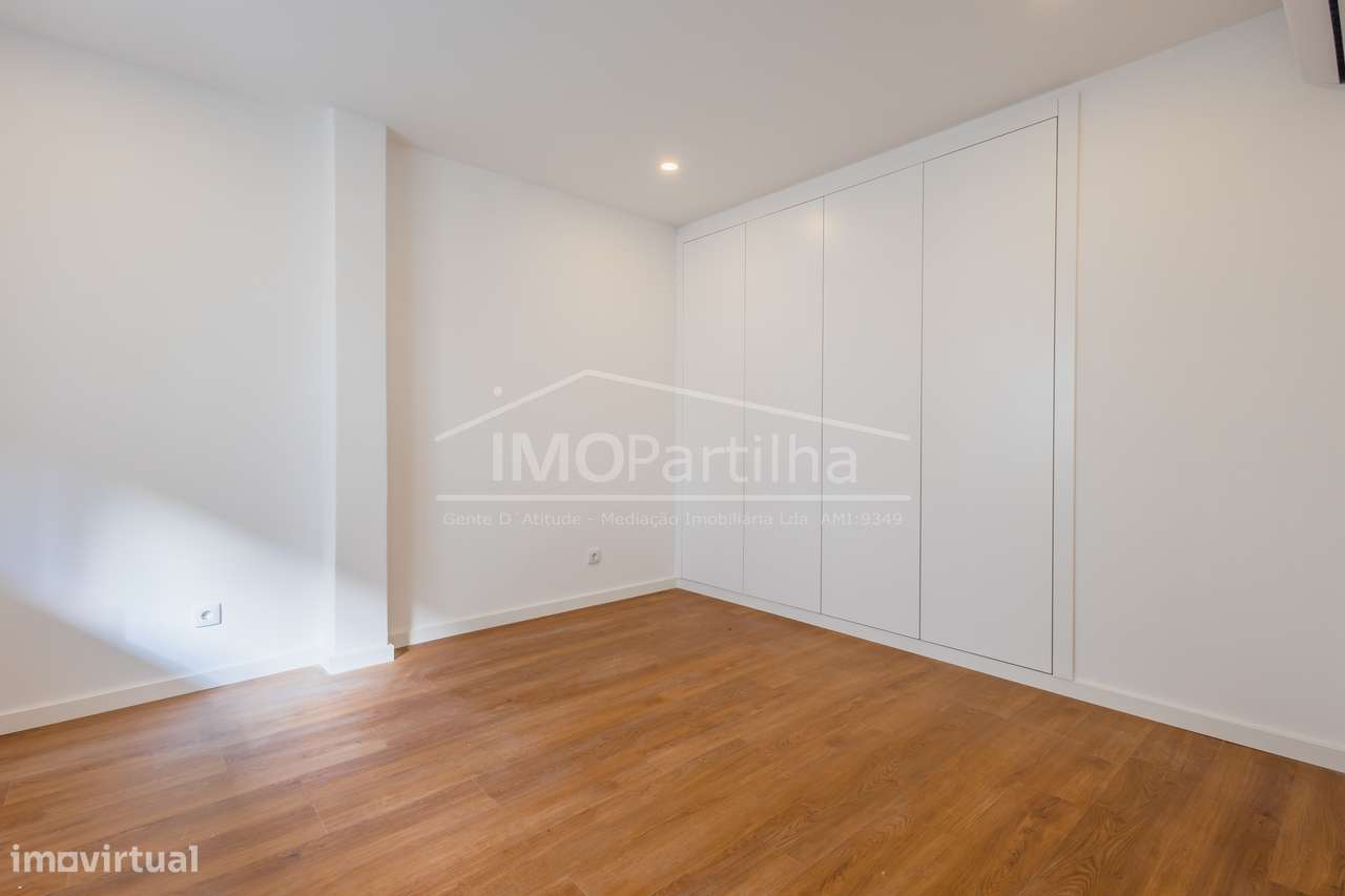 Apartamento t3 à venda na Rua Abáde Correia da Serra-8