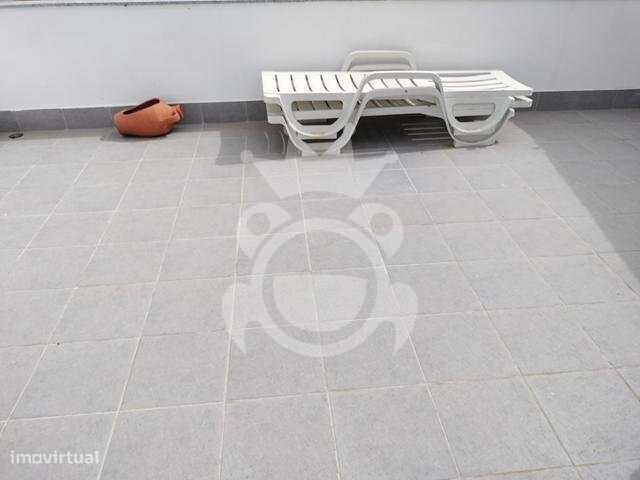 Moradia T4 Totalmente Renovada-22