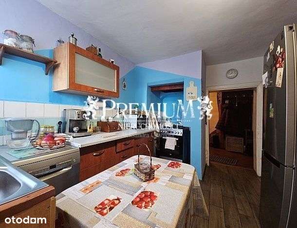 Dom wolno stojący z lat 30-tych na dużej-6