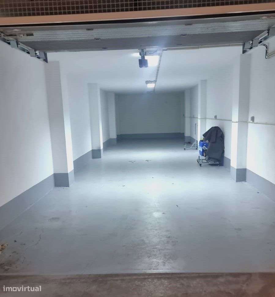 Garagem Fechada para 4 Carros - Grande imagem: 3/4