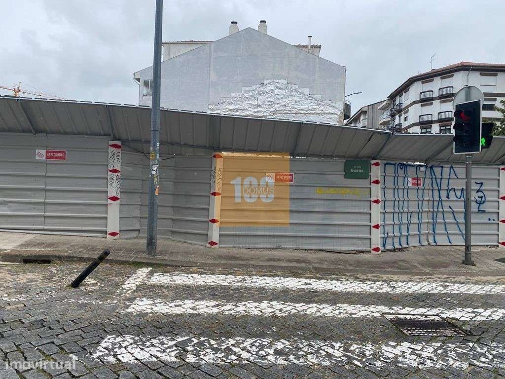 T0 novo com varanda - Baixa do Porto-12