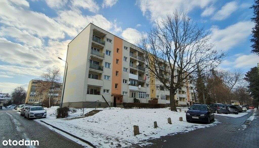 Mieszkanie z balkonem na Osiedlu Centralnym-0