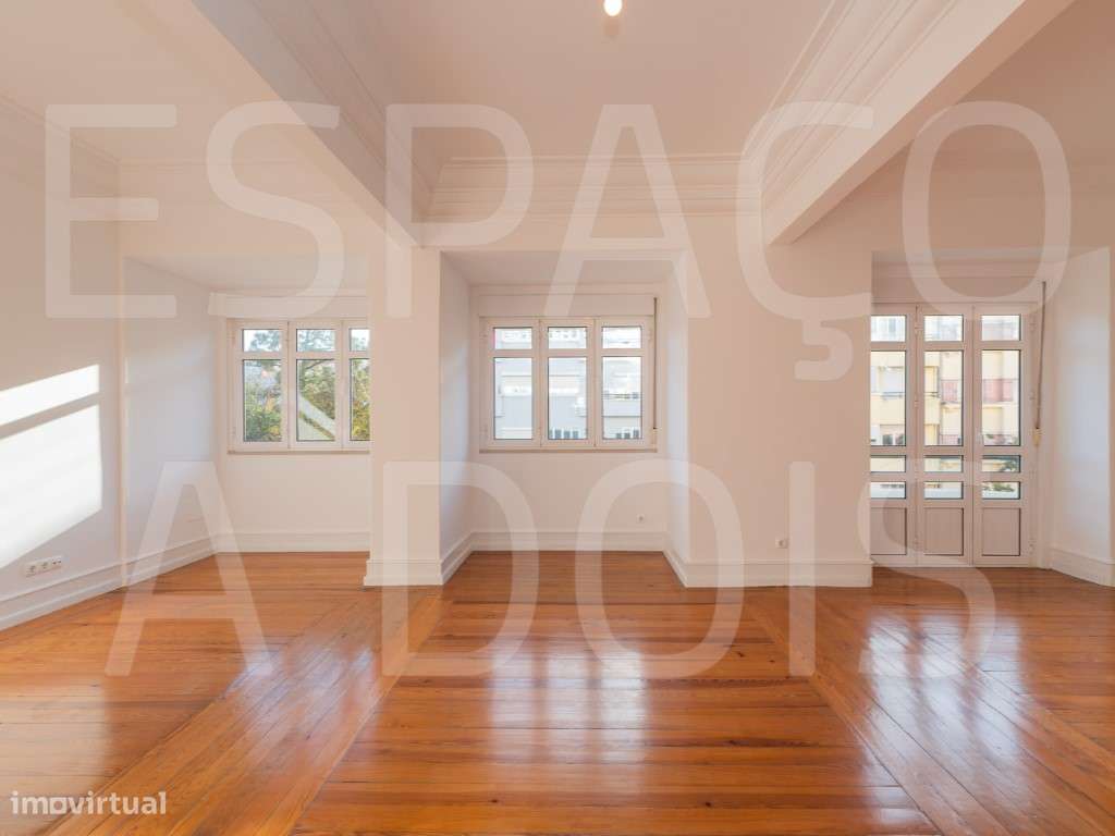 TUDO À MÃO! OPÇÃO DE GARAGEM! Grandes áreas. Excelente estado (pint... - Grande imagem: 3/60