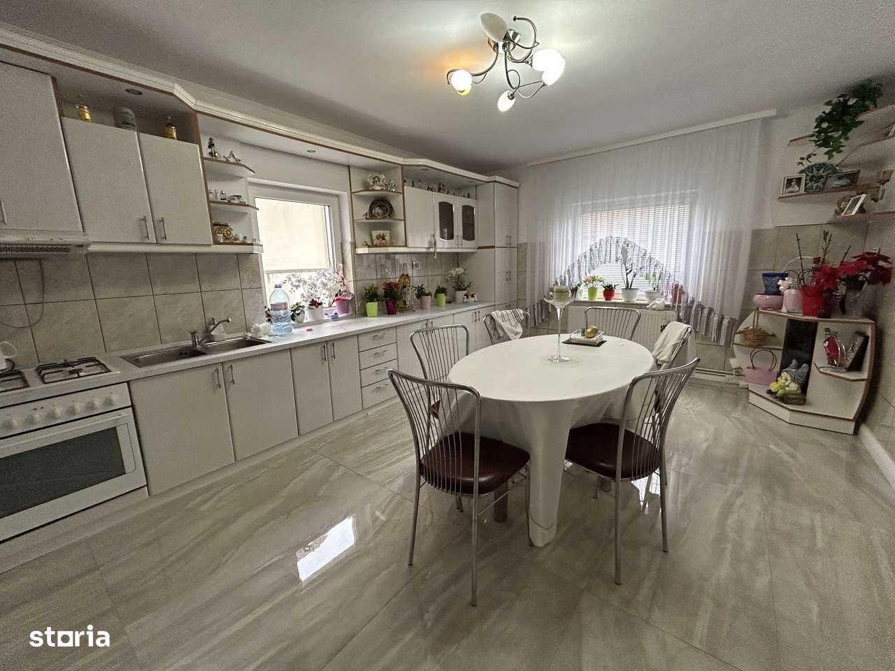 Vila moderna in Gradiste P+1, ST.670 mp. SC. 245 mp,totul  la cheie-0