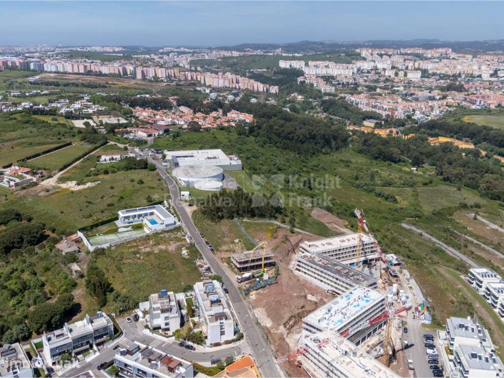 Moradia T5 com piscina e Campo de Padel em Barcarena, Oeiras-16