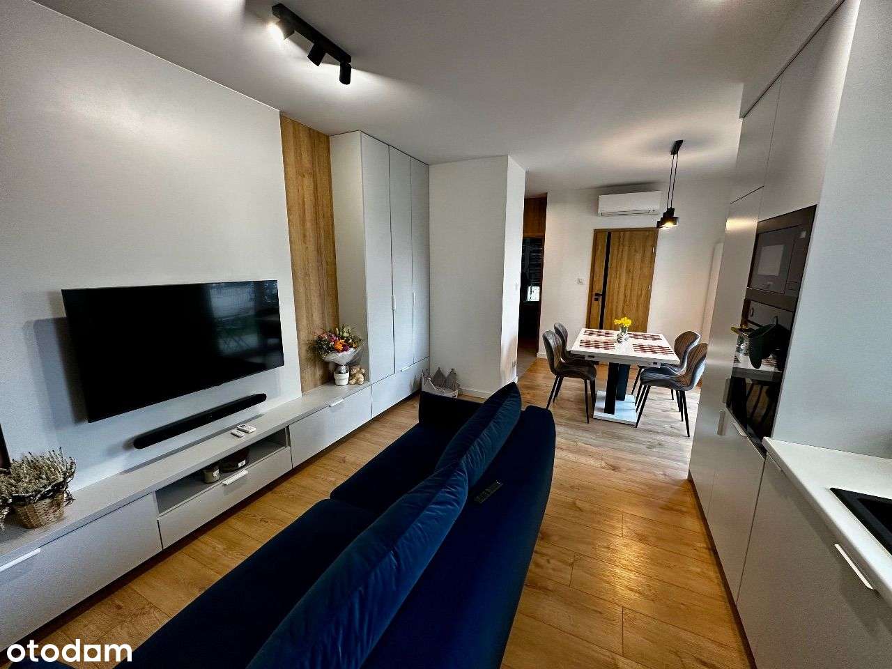 Wysoki standard, apartament , 70 metrów ogródka!!Klimatyzacja, komórka