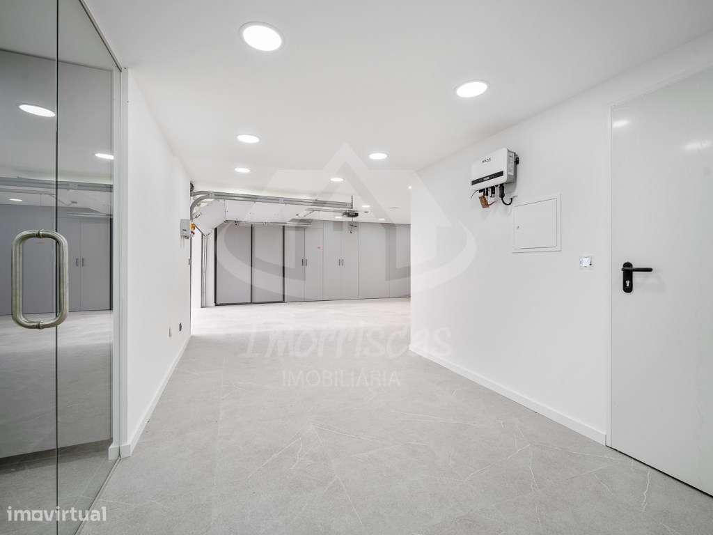 Moradia T4 com piscina e vista panorâmica em São João da Talha-47