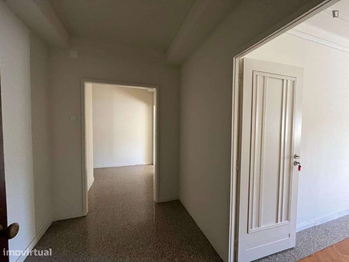 Quarto - localizado em Cedofeita Porto - Grande imagem: 3/10