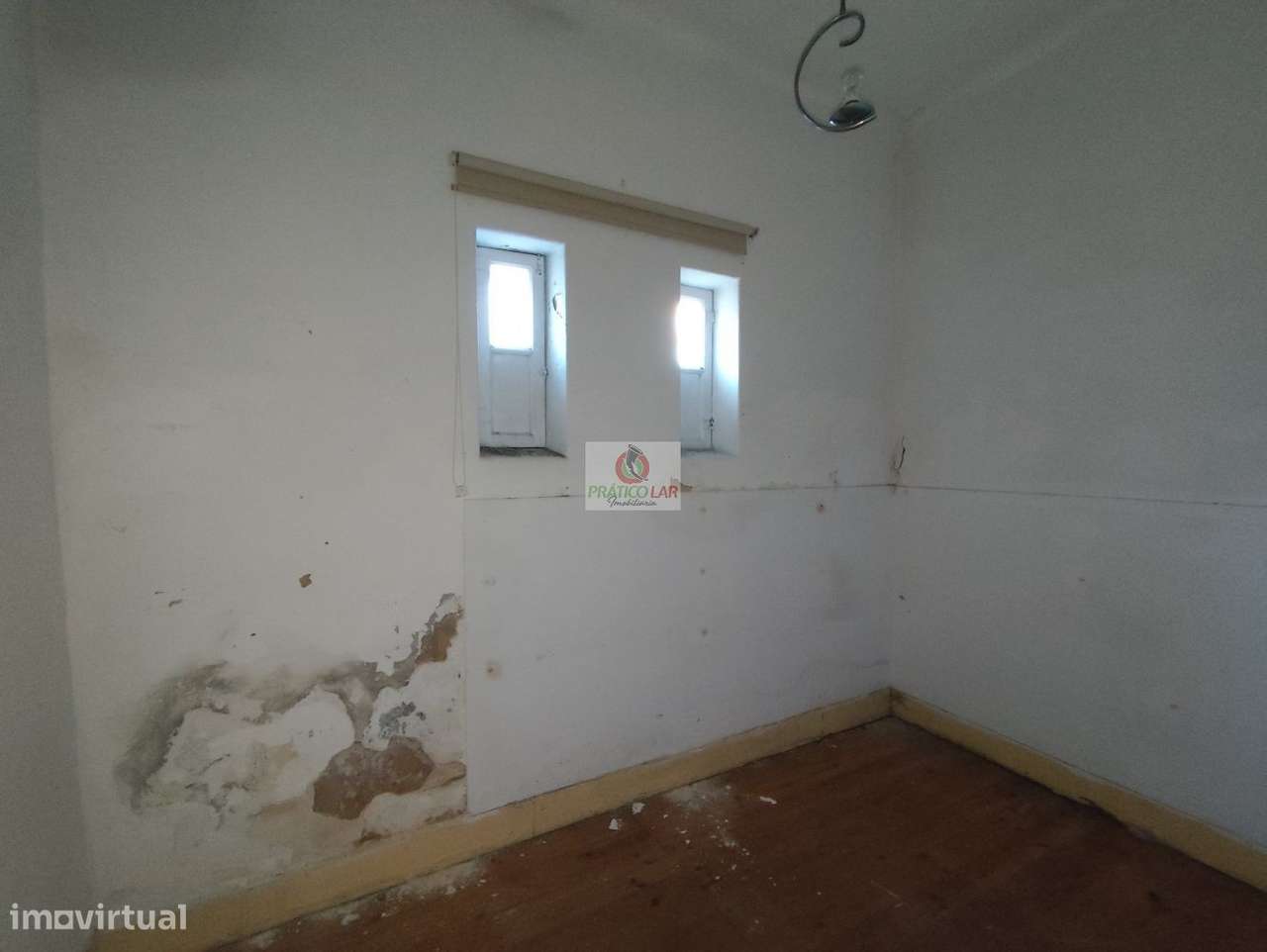 Moradia para restauro no centro na Zona Histórica de Vera Cruz-17