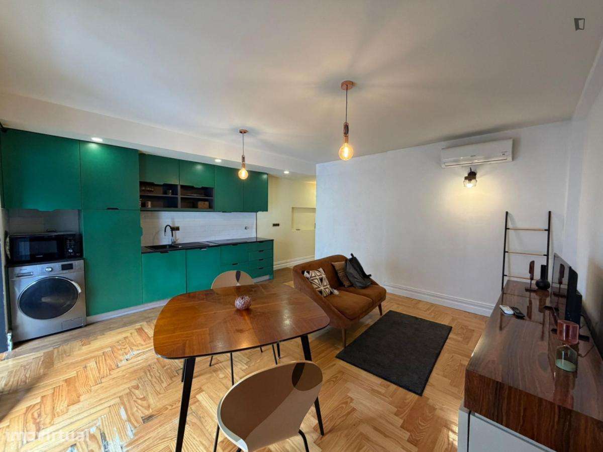 Apartamento com 1 quartos - localizado em Lordelo do Ouro Porto - Grande imagem: 2/11