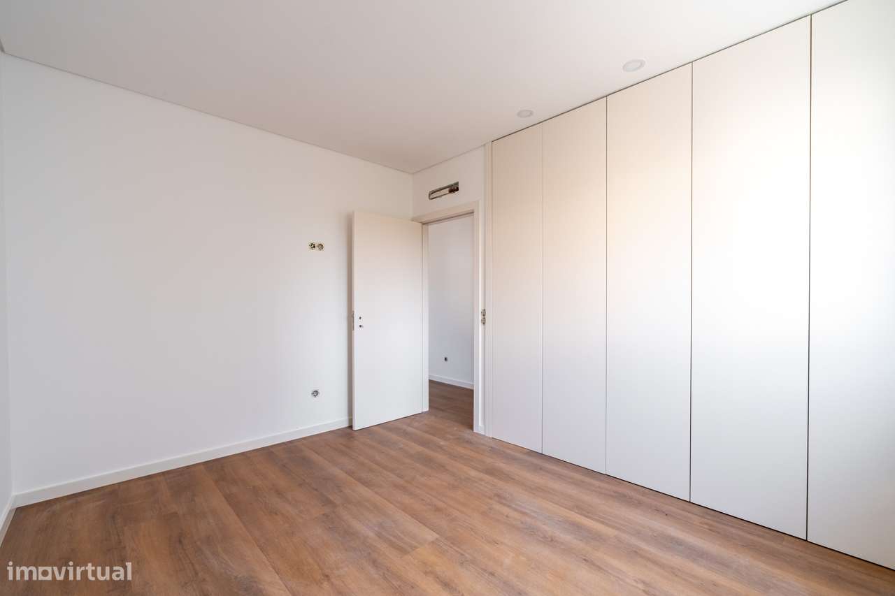Andar-moradia T2 totalmente remodelado no centro de Valbom - Gondomar-13