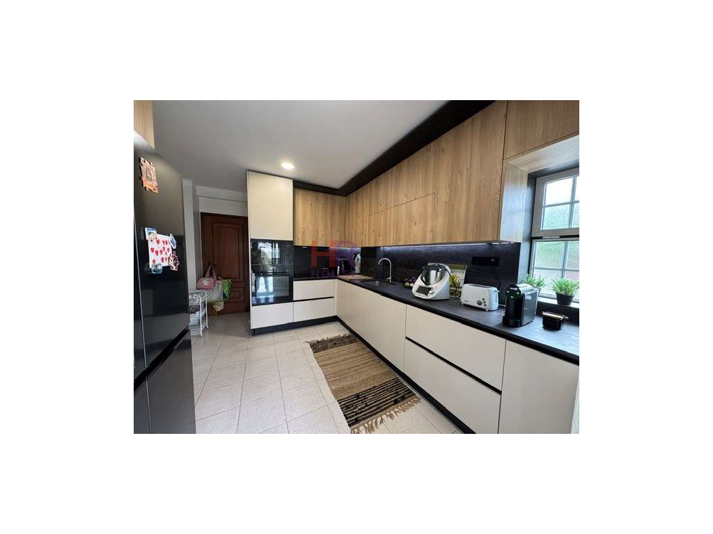 Vende-se Moradia Isolada M4+1 com garagem e jardim.-22