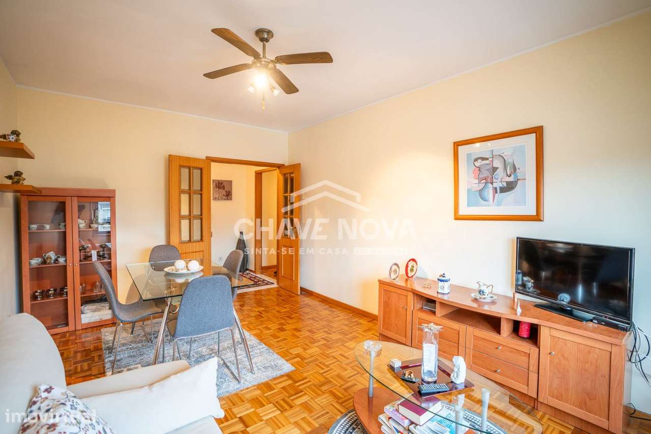 Apartamento T2 Usado em otimo estado em Oliveira do Douro-0