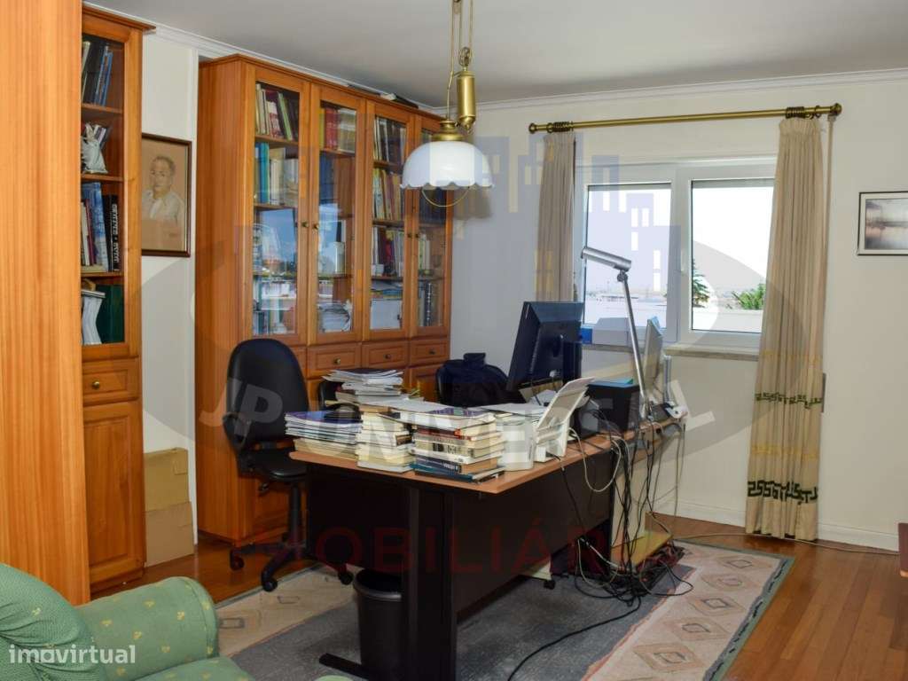 APARTAMENTO T5 NA AVENIDA MARQUÊS DE POMBAL DE LEIRIA COM VISTA PAR...-17