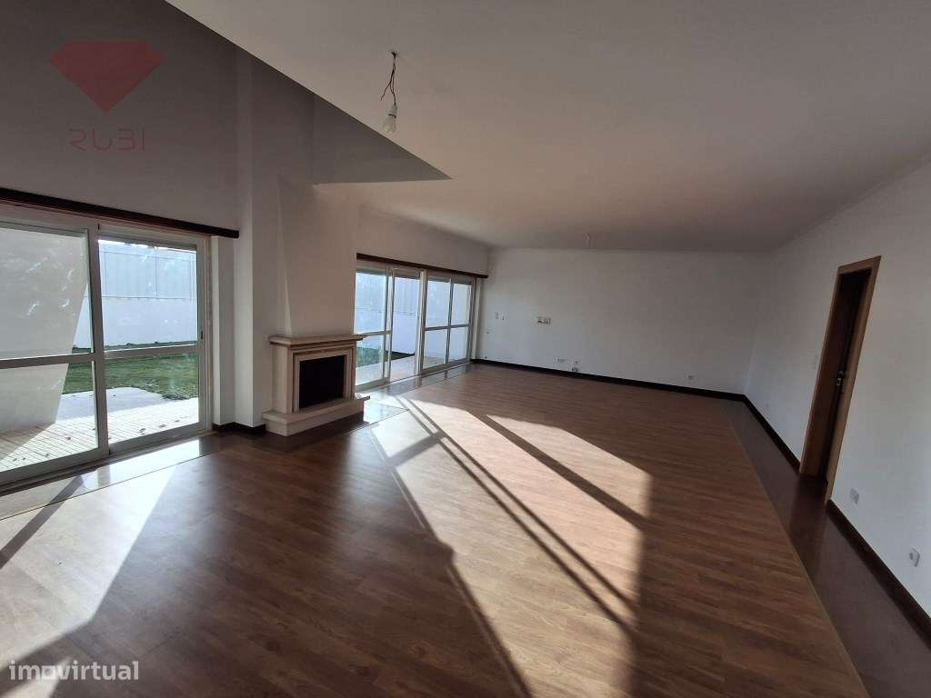 Moradia T4 à venda na Cotovia - Sesimbra-30