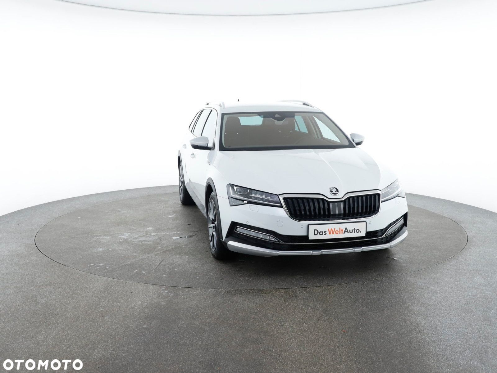 Skoda Superb 2.0 TDI SCR 4x4 Scout DSG - 4