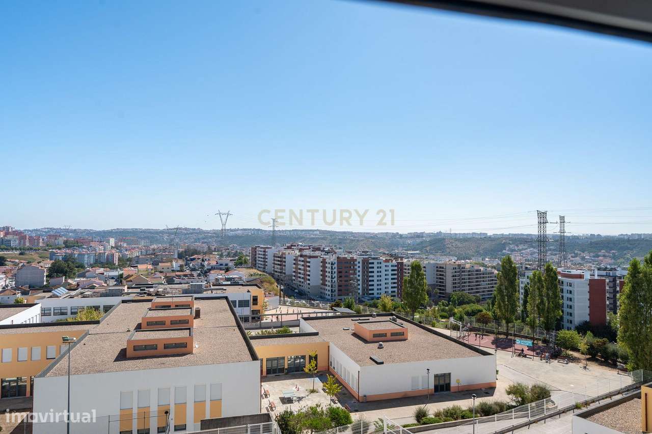 T1 em Odivelas com Parqueamento | Localização Privilegiada junto às Co-11