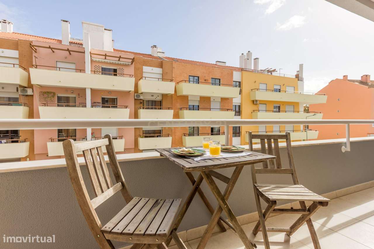 T1 com varandas amplas, garagem e elevador | Urbanização Vila Serena –-9