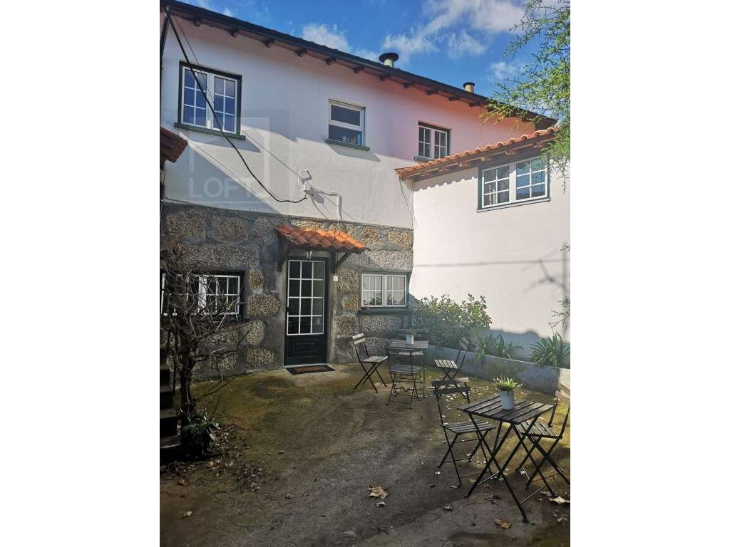 Condomínio com 6 Moradias V2 /V3 Mobiladas e Equipadas-22