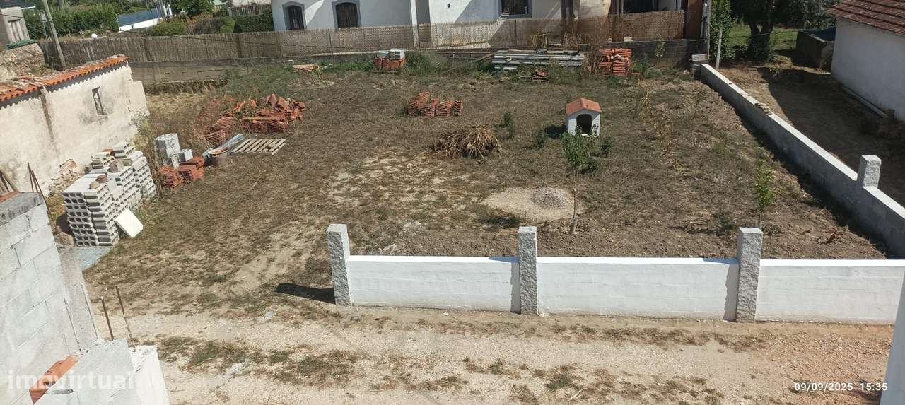 Casa para recuperar, com terreno, na Vendinha, Vila Nova de Poiares - Grande imagem: 3/3