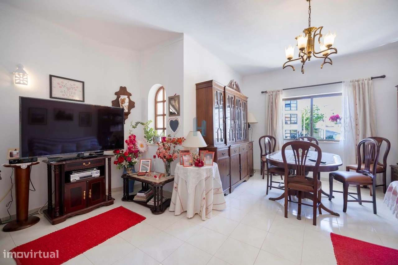 Moradia V4 com garagem na rua da escola de Hoteleira - Grande imagem: 5/23