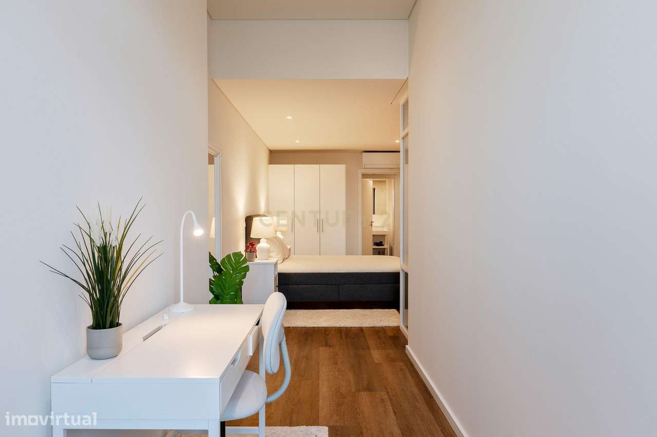 T2 em Condomínio Fechado - Grande imagem: 2/27