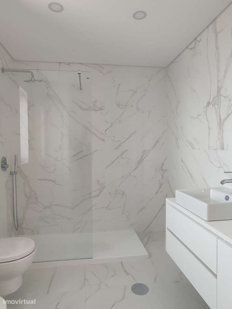 T2 Situada a apenas 5 minutos da estação de metro em Sto Ovidio - Grande imagem: 5/8