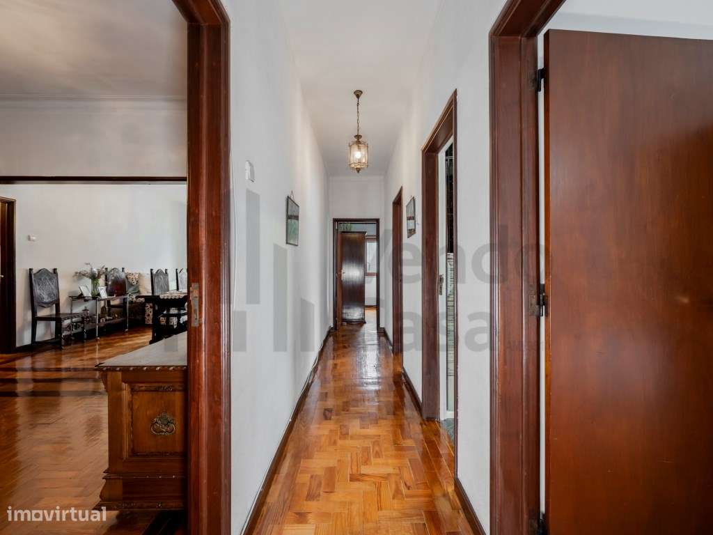 Vende-se T6+1 Braga À Av. Liberdade-23