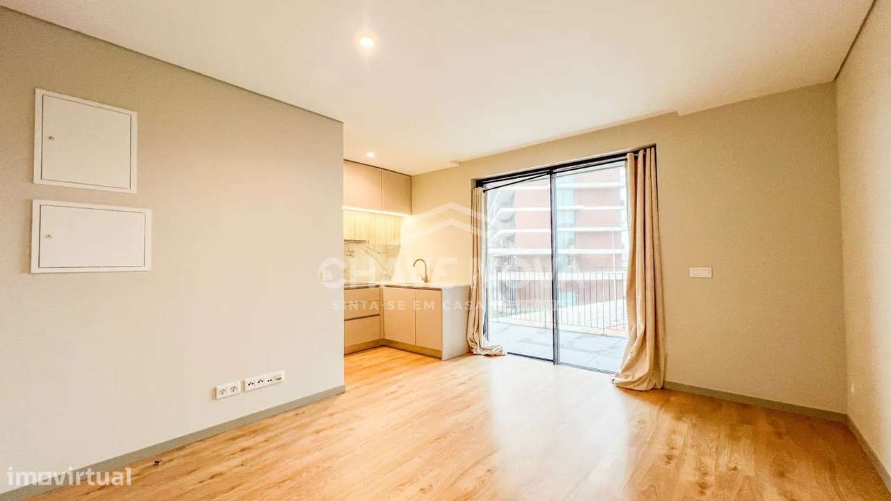 Apartamento T0 para venda, em Gaia com varanda, piscina e garagem - Grande imagem: 3/15