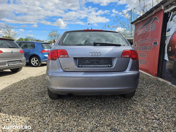 Audi A3 Sportback 1.6 FSI Ambiente - 8