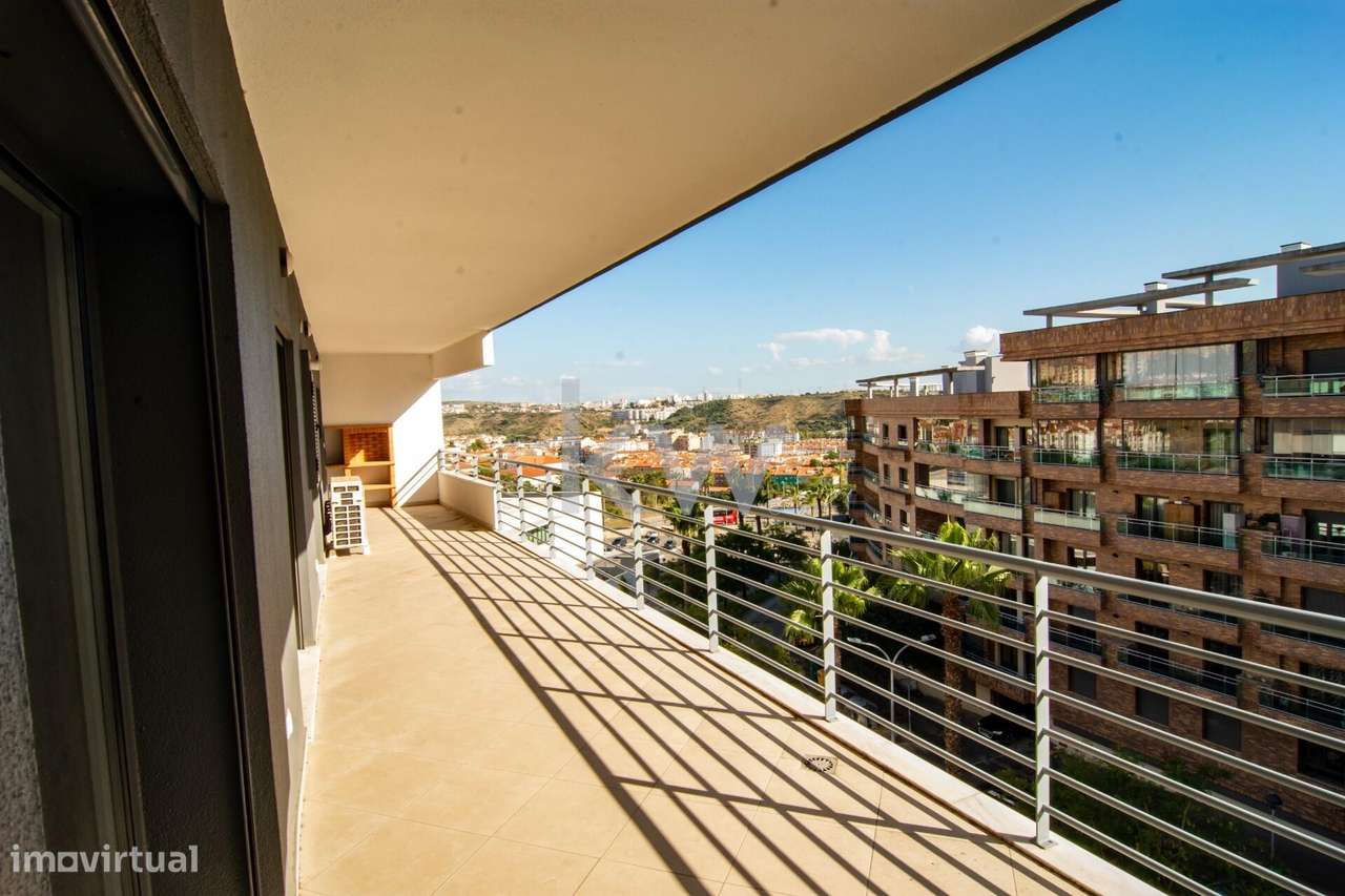 Oportunidade nas Colinas: T3 com Estilo, Luz Natural e Estacionamento-36