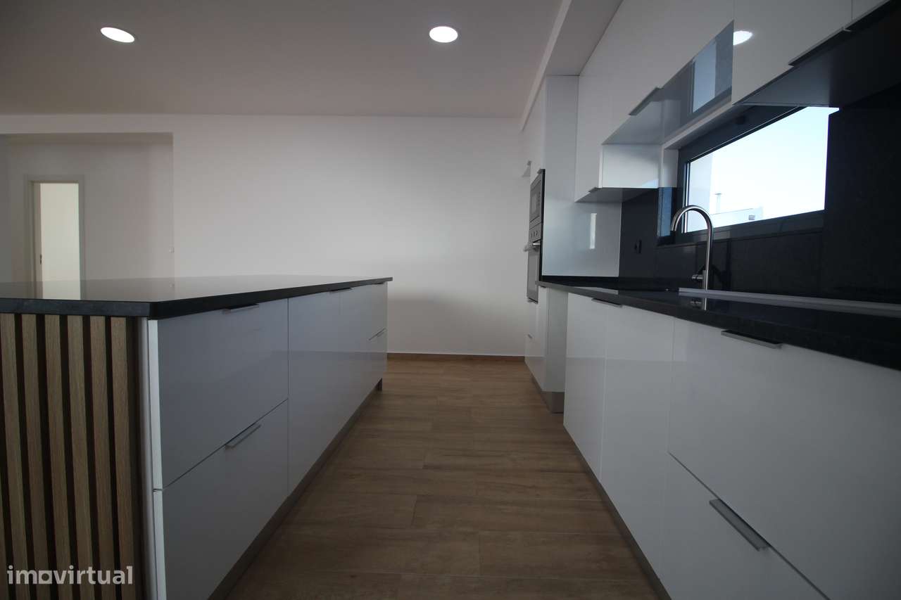 Moradia Térrea Isolada T3 Nova em lote de 340m2 em Fernão Ferro-6