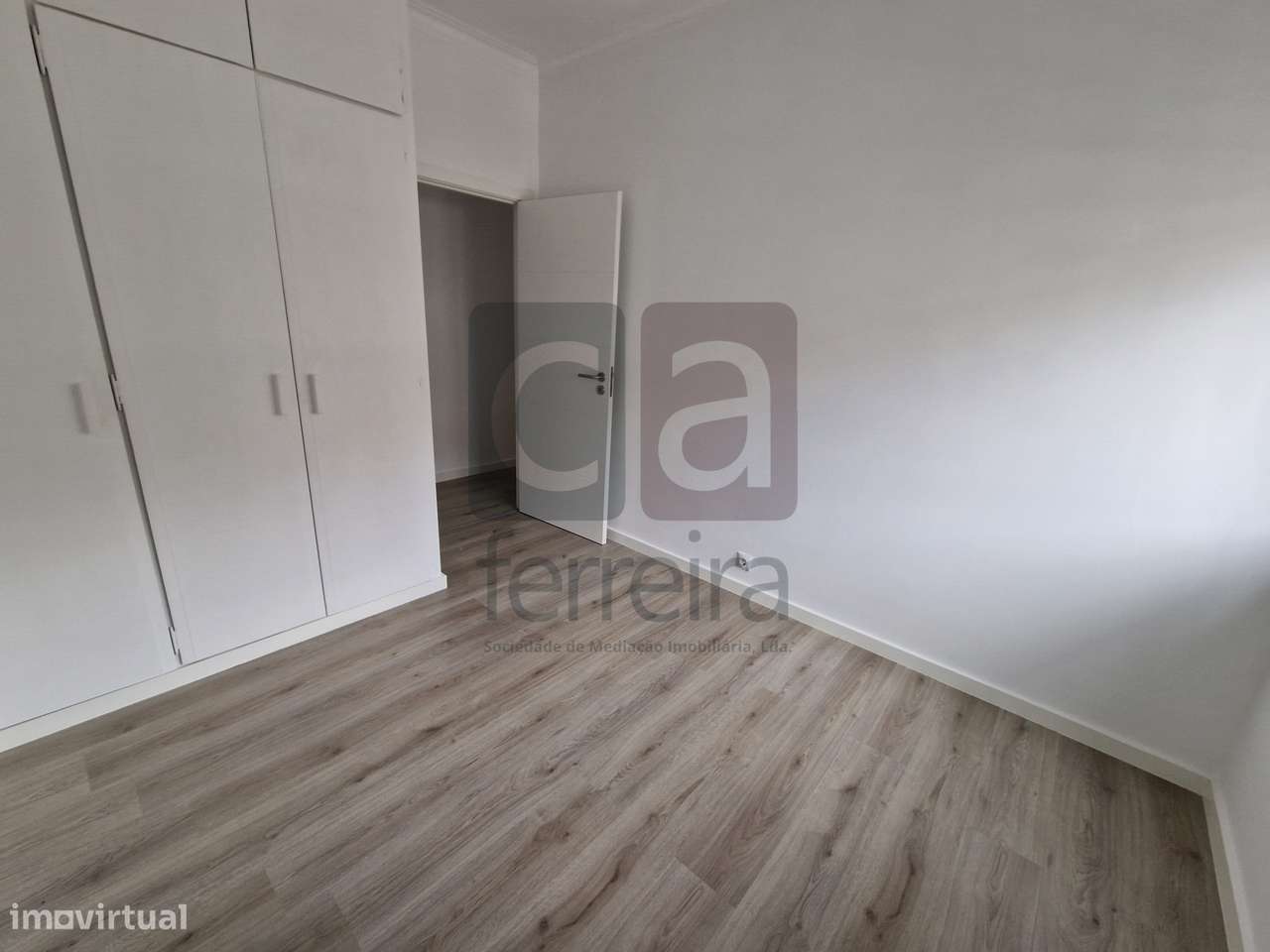 Apartamento T2 todo remodelado junto ao Shopping santarem-13