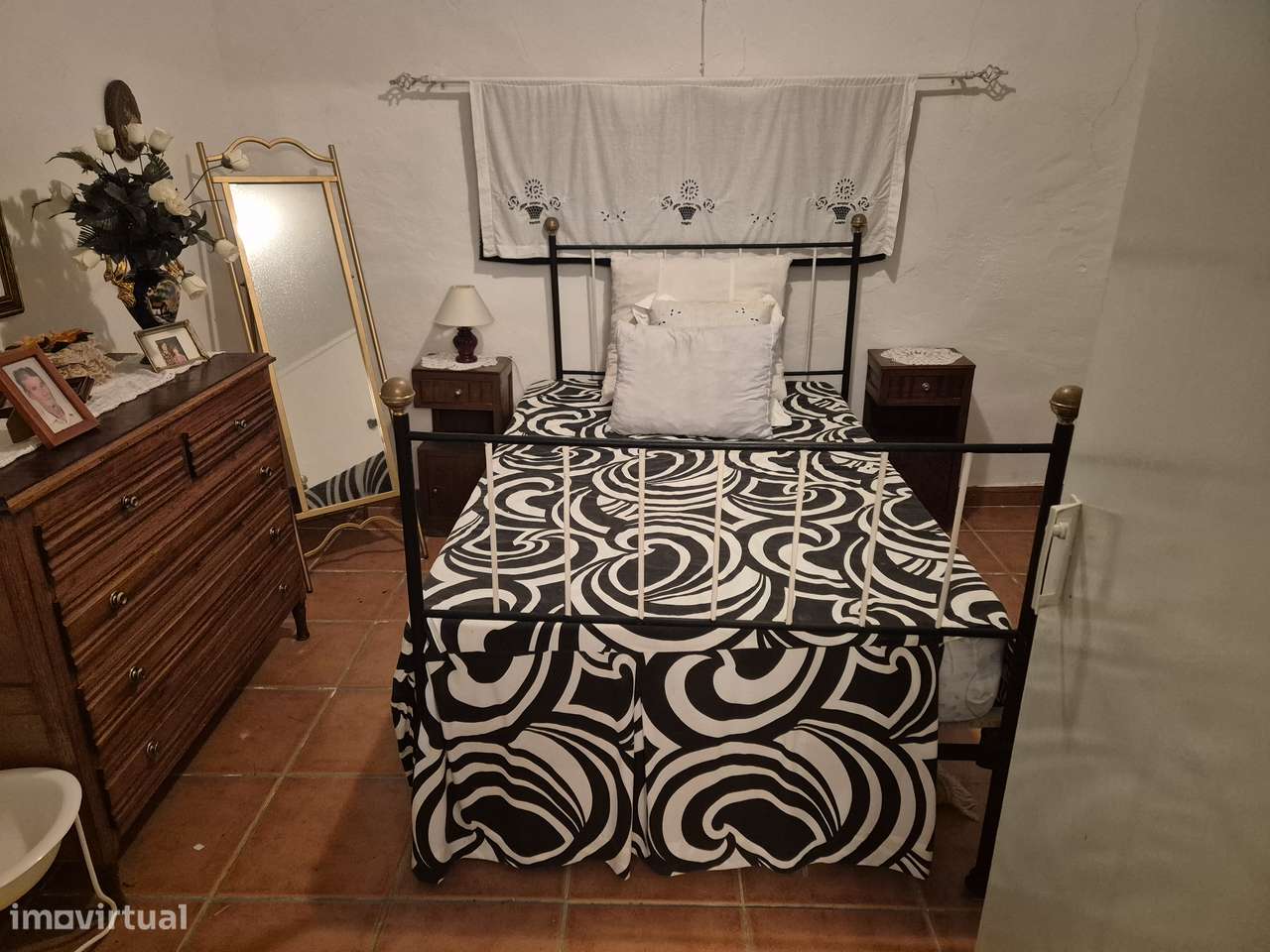 Moradia V3 com garagem +casa+logradouro-12