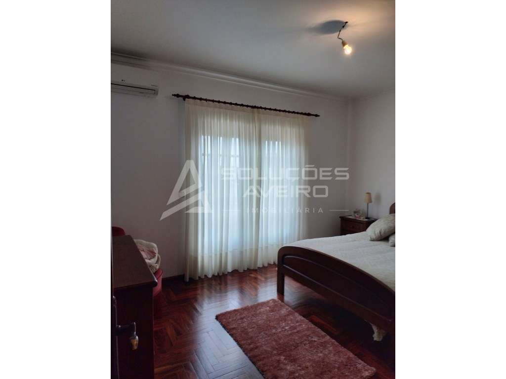 Moradia T4 com Piscina-57
