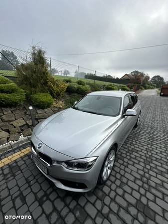 BMW Seria 3 318d Sport Line - 2