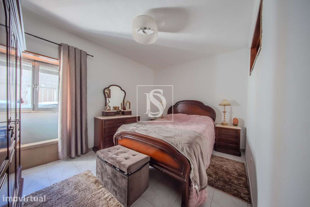 Moradia Renovada com Terraço e Vista Campo em Lamarosa-24