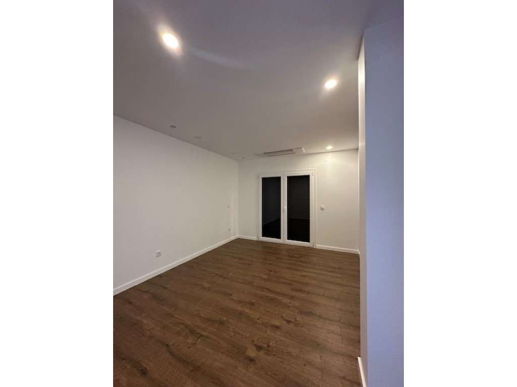 ALCOCHETE - T4 - DUPLEX DE LUXO - C/ TERRAÇO E GARAGEM/2 LUG.-20