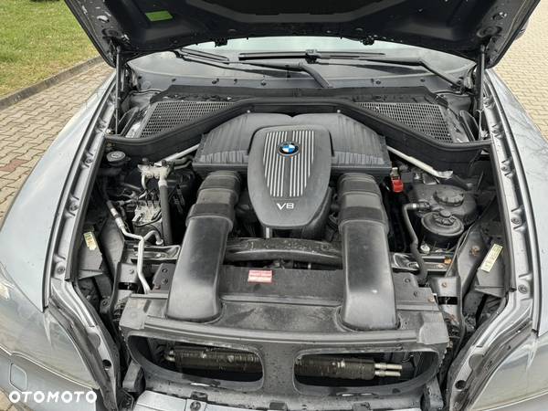 BMW X5 4.8i xDrive - 14