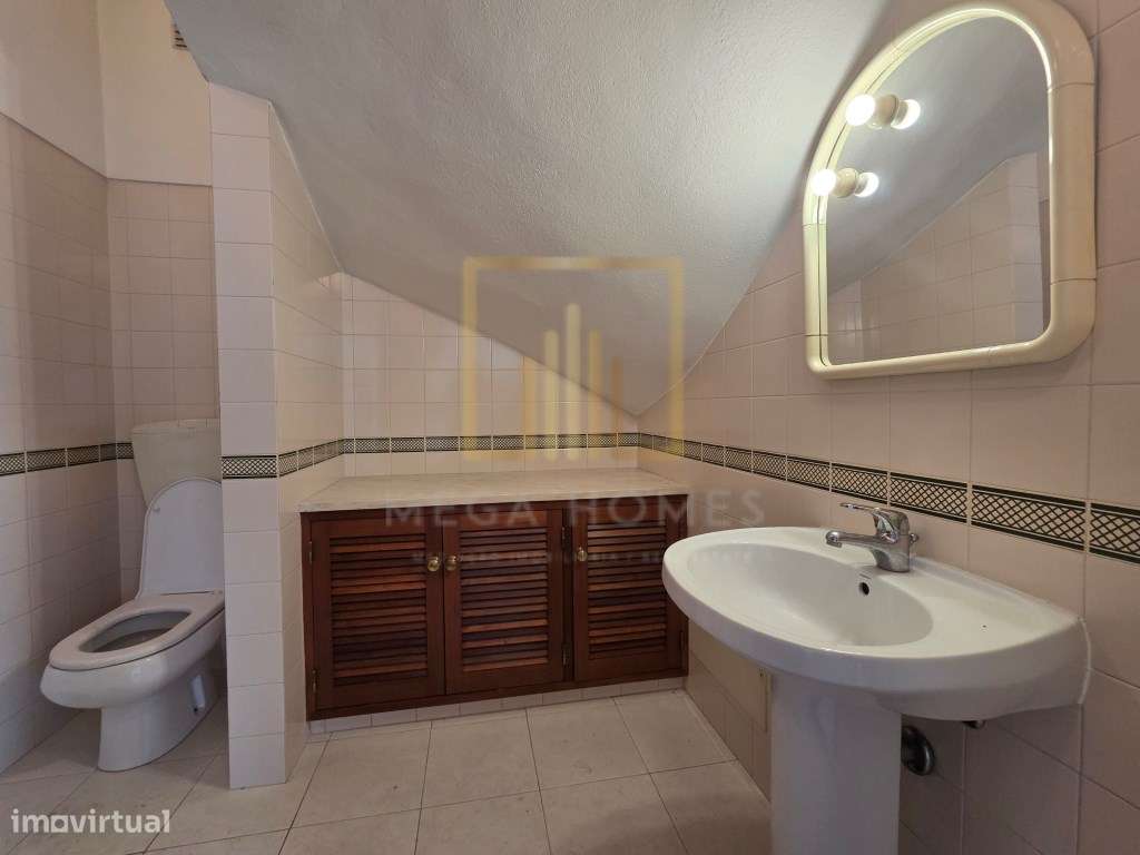 Moradia T5 com piscina + Apartamento T3, em centro de Lagoa (Algarve)-13