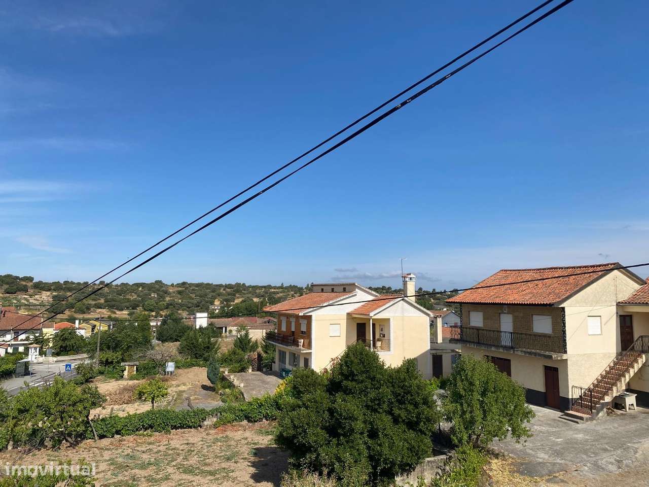 Casa em Touça , concelho de Vila Nova de Foz Côa.-14