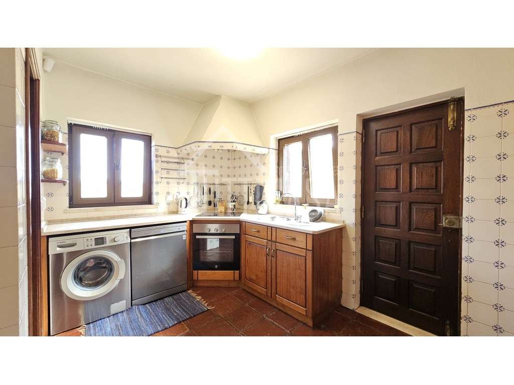 Moradia T3+1 na Venda do Pinheiro-15