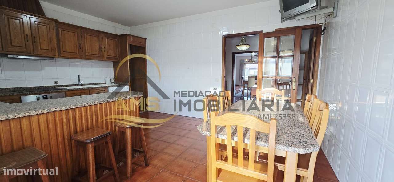 APARTAMENTO T3 COM TRÊS FRENTES E GARAGEM A 5 min a pé do Centro de-28