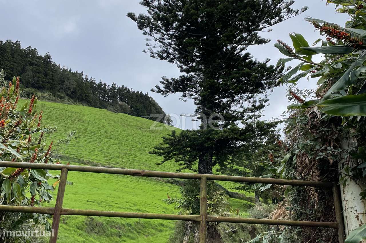 Terreno misto com área total de 712.500m2, na Ribeira Grande - Grande imagem: 3/23