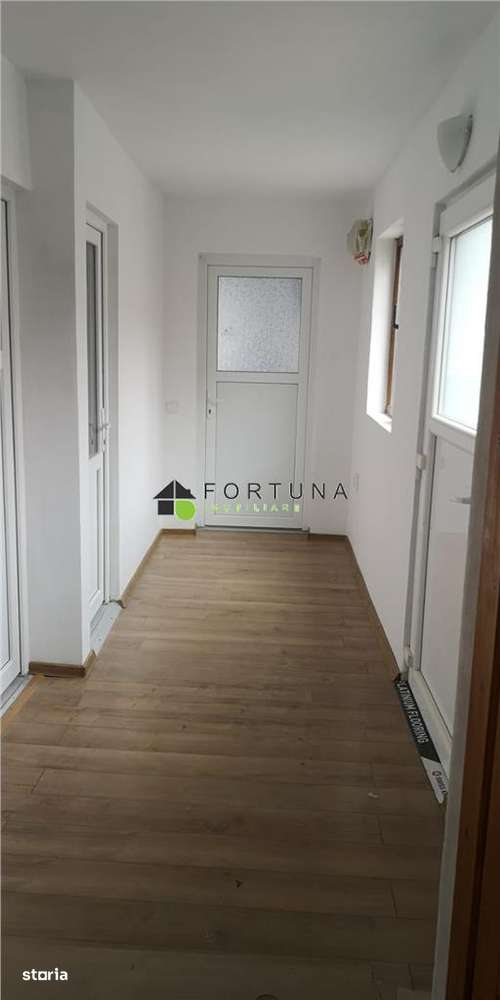 Casa Sacele Centru  P+M Teren 570Mp - Imagine principală: 4/10