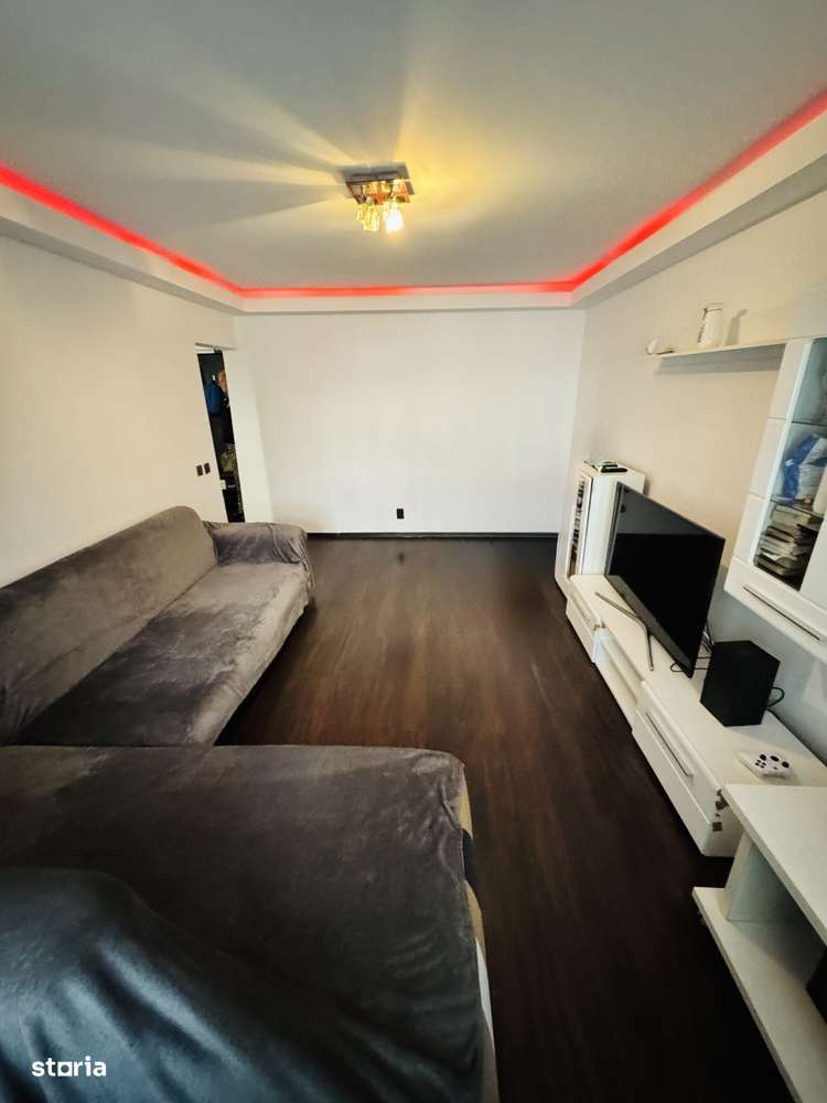 Apartament 3 camere decomandat FAR - Imagine principală: 2/13