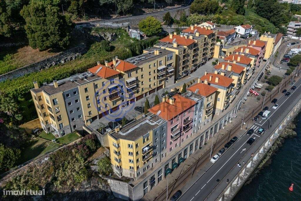 Apartamento T4 Duplex Exclusivo no Condomínio Douro Foz - Grande imagem: 5/47
