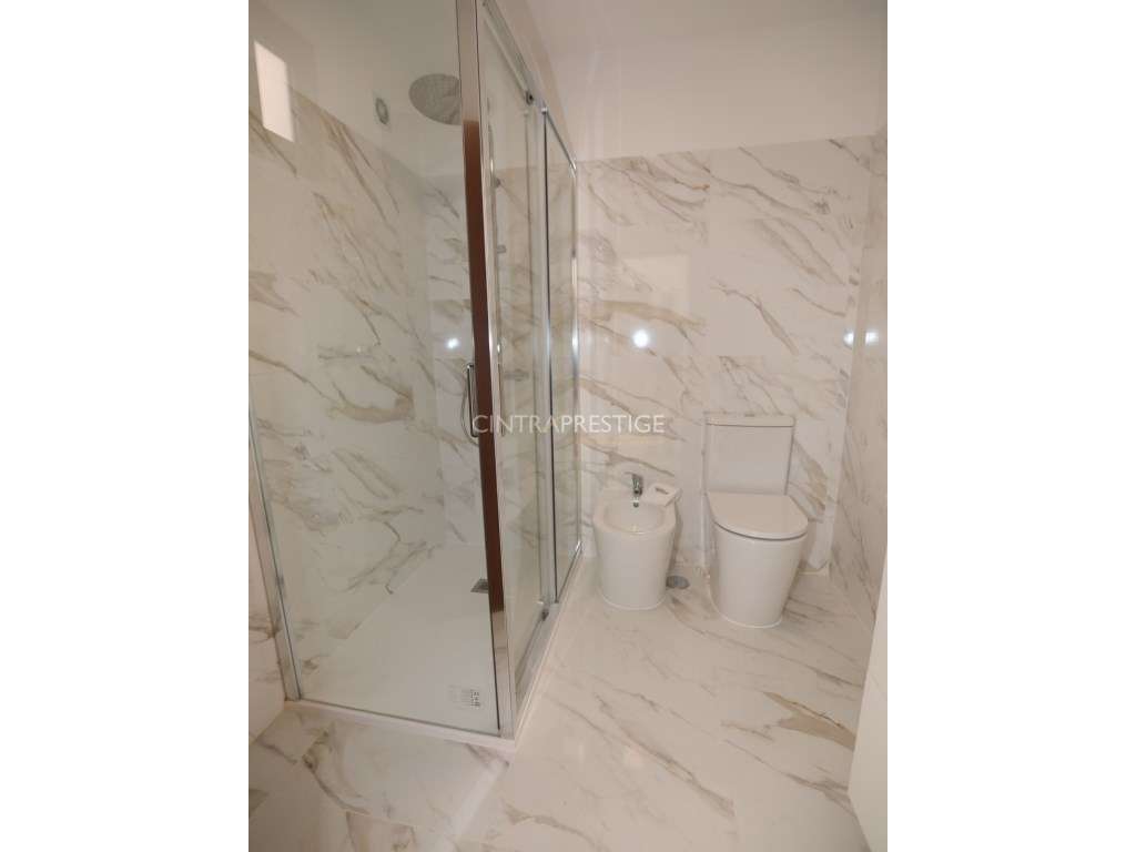 T2 Totalmente Remodelado com Terraço de 20 m² - Algueirão-Mem Martins-24