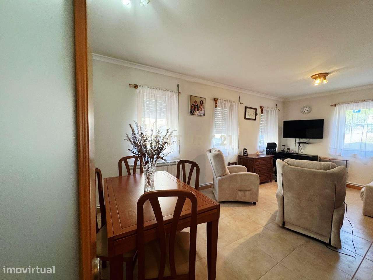 Apartamento T2 como Novo na Nazare-7